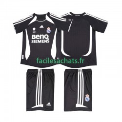 Maillot Real Madrid Retro 2006 2007 Extérieur Enfant MC Maillot Real Madrid Retro 2006 2007 Extérieur Enfant MC