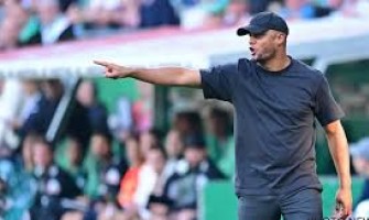 Kompany a couru sauvagement dans la moitié du terrain pour célébrer la victoire