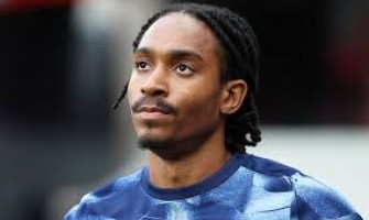 Tottenham Hotspur et Djed Spence finalisent le renouvellement de leur contrat